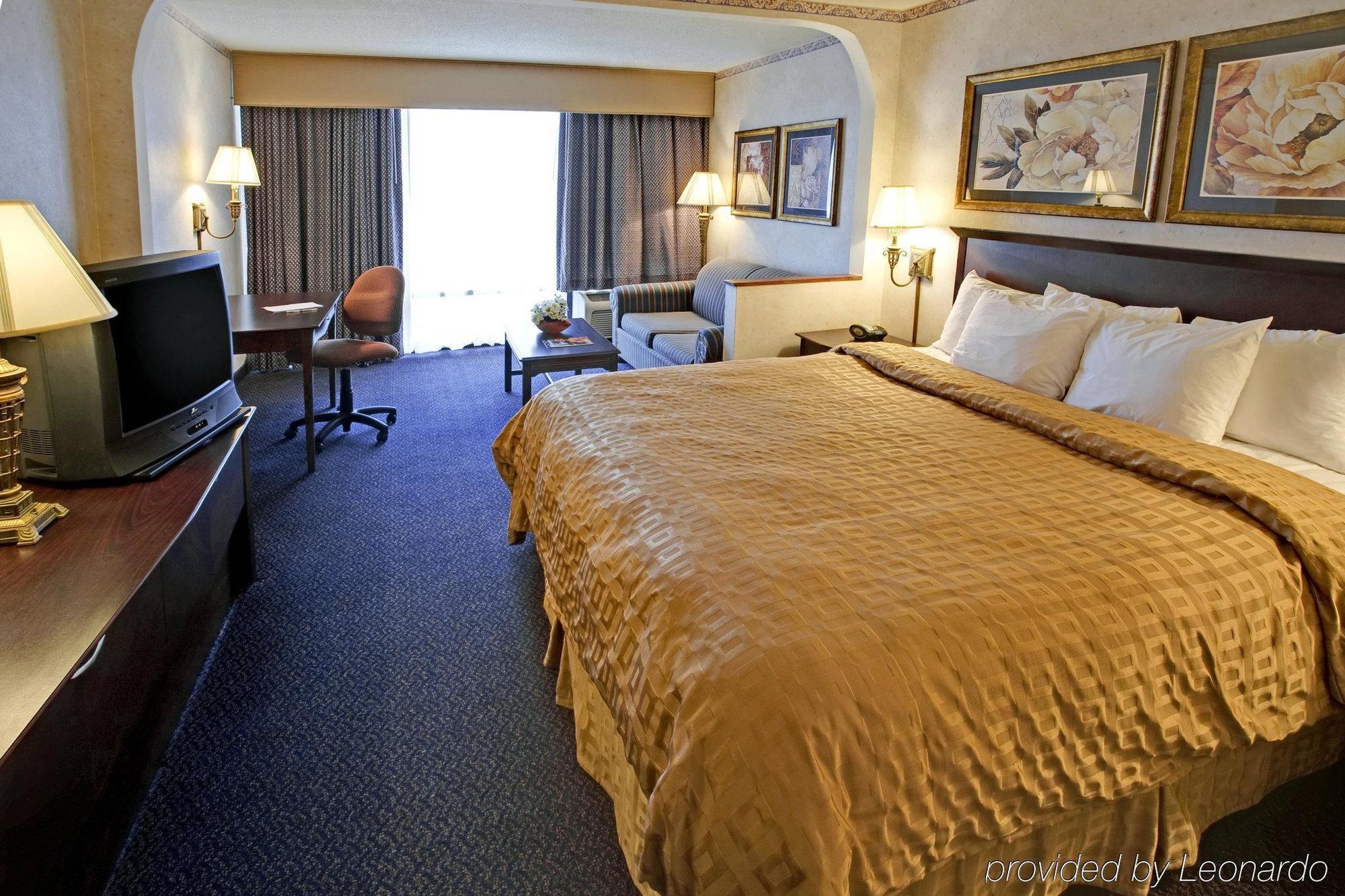 Quality Inn Near Hampton Coliseum Стая снимка