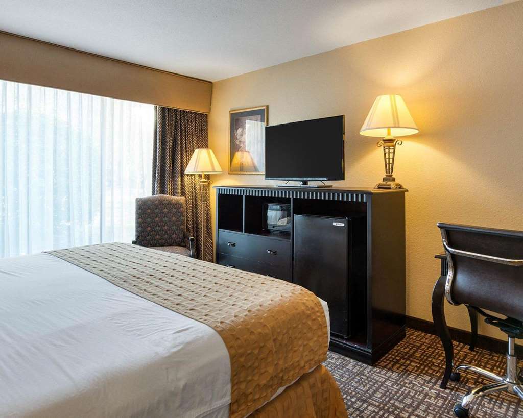 Quality Inn Near Hampton Coliseum Стая снимка