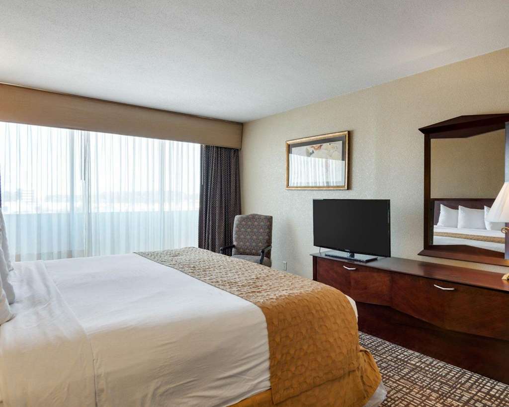 Quality Inn Near Hampton Coliseum Стая снимка