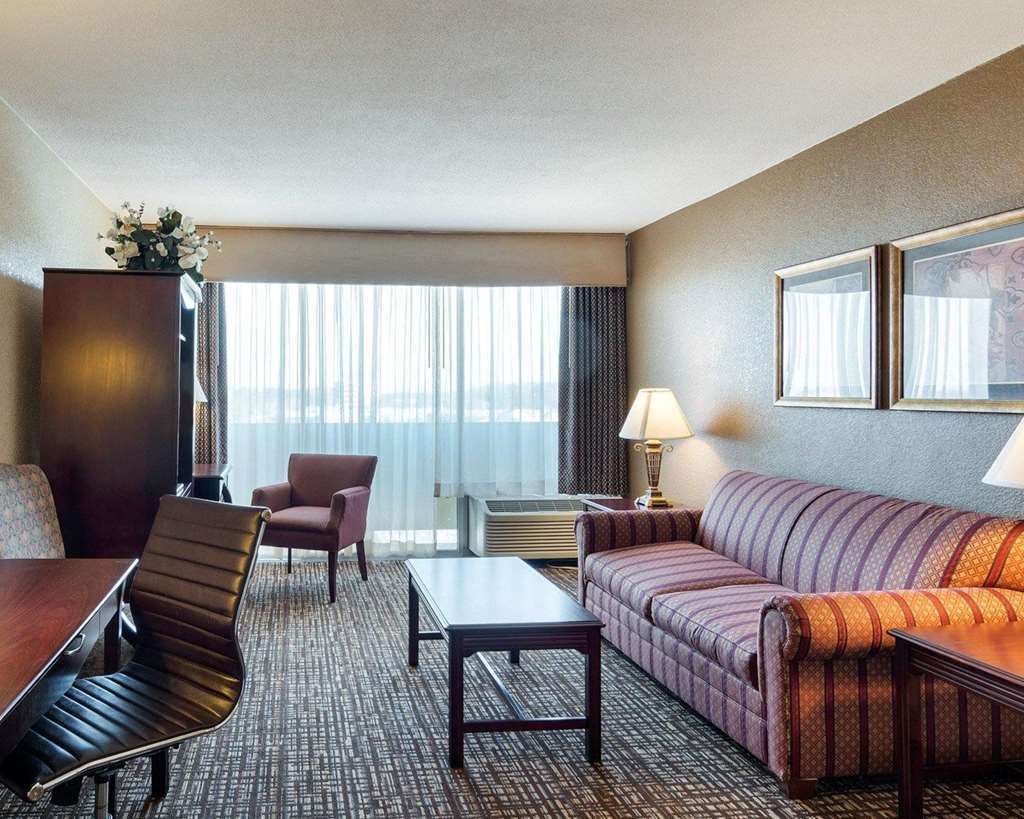 Quality Inn Near Hampton Coliseum Стая снимка