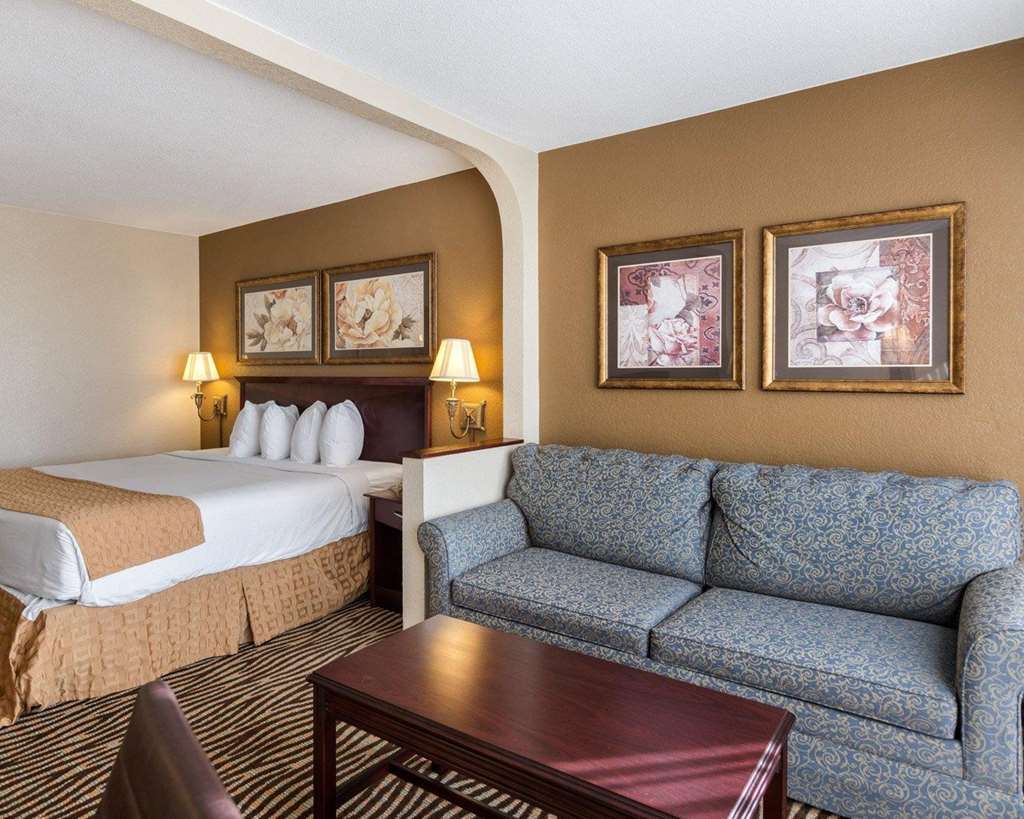Quality Inn Near Hampton Coliseum Стая снимка