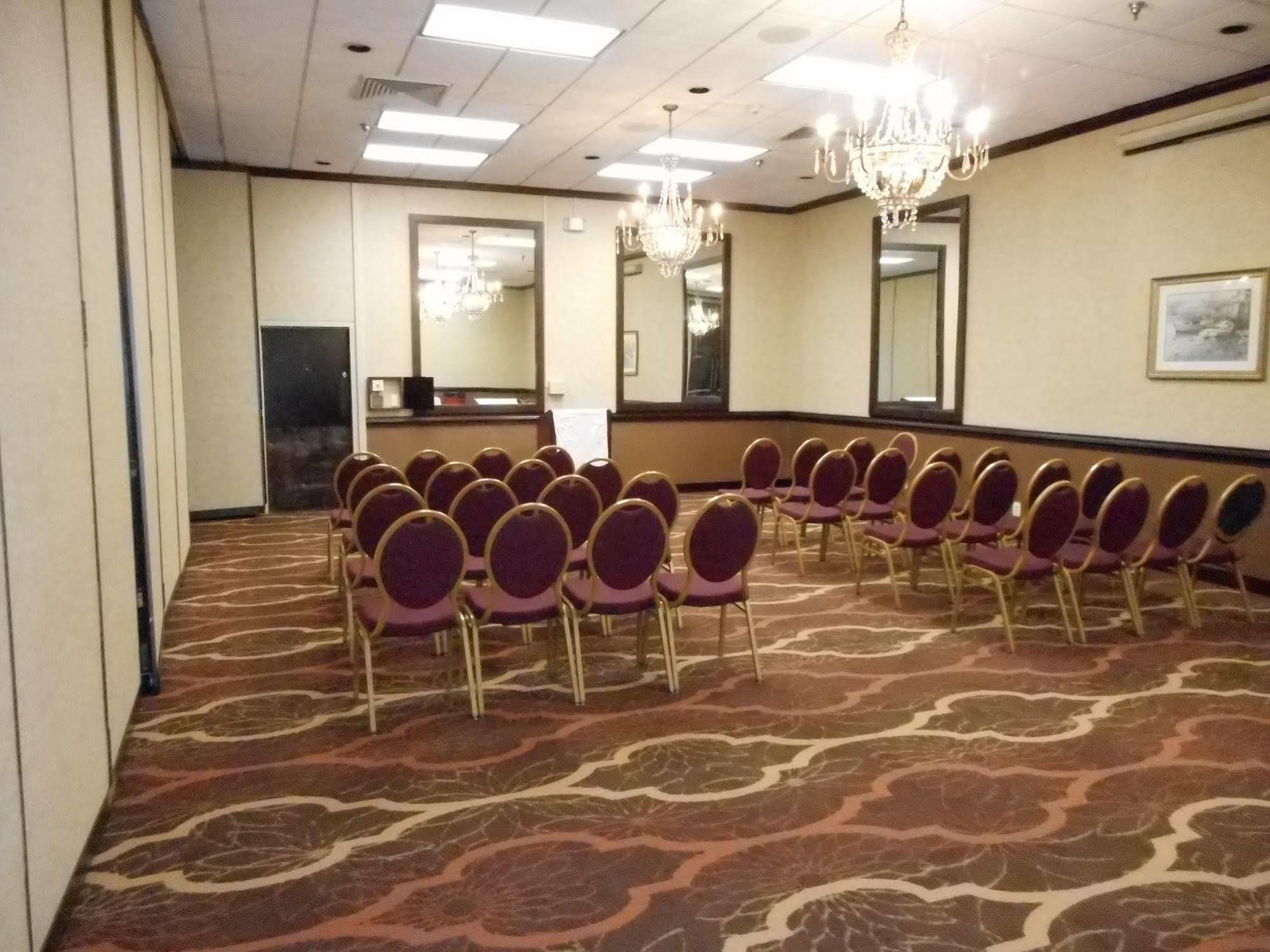 Quality Inn Near Hampton Coliseum Екстериор снимка
